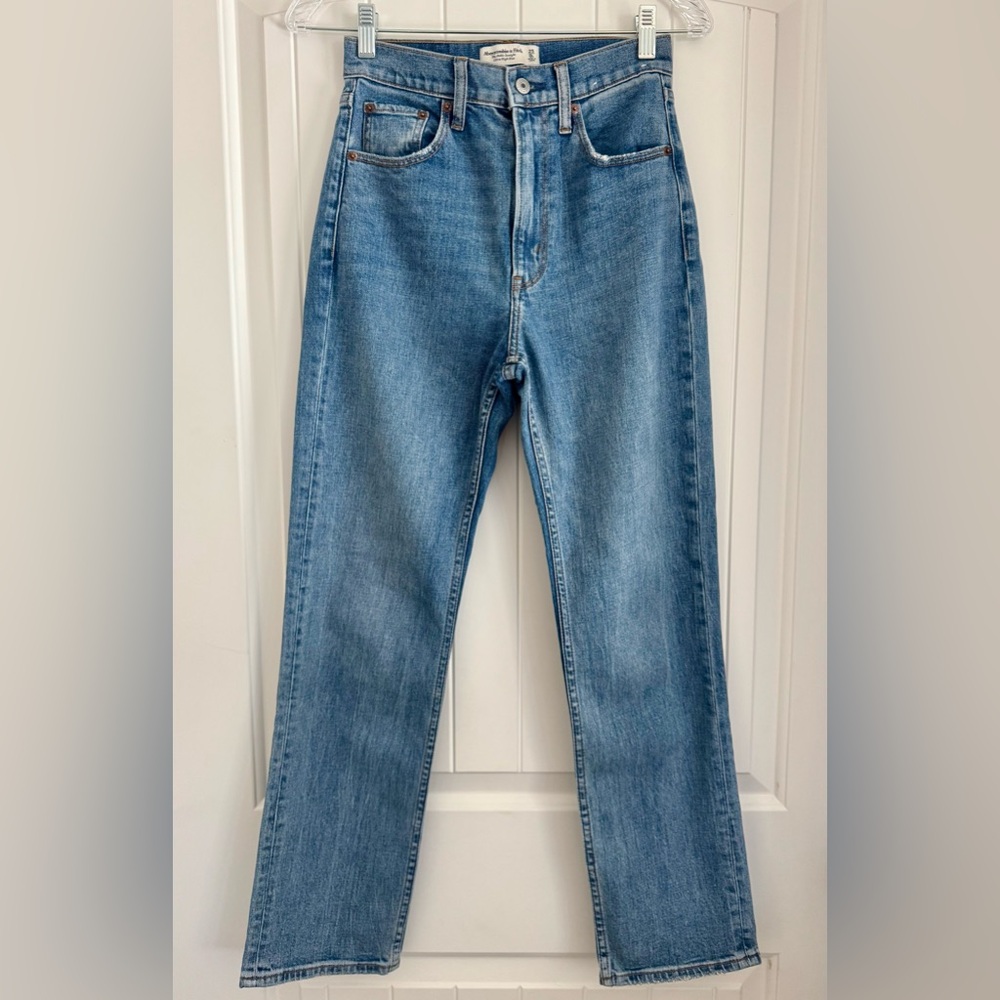 Abercrombie & Fitch Women’s Ultra High Rise Ankle Straight Jeans 25 Long